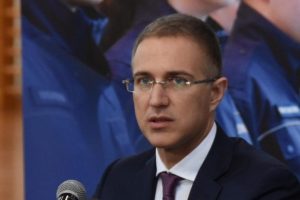 Stefanović saopštio: Od danas ne rade šalteri MUP-a, istekla dokumenta važe