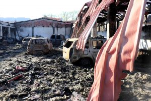 UŽASAN PRIZOR u Jagodini: Izgorelo 14 automobila, pali delovi krova, šteta OGROMNA! (FOTO)
