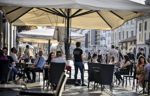 Život se u Evropu vraća na velika vrata: Otvoreni butici u Italiji i pivnice u Bavarskoj