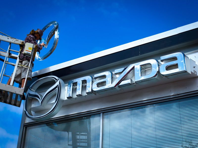 I gigantima treba pomoć: “Mazda” traži zajmove od velikih banaka