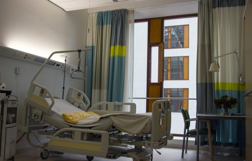 U kovid objektima KC Niš hospitalizovano 358 pacijenata: Među obolelim ima i dece