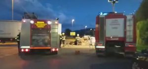 Dva mladića (18) poginula u sudaru auta i šlepera, treći povređen: Težak udes kod Nikšića (VIDEO)