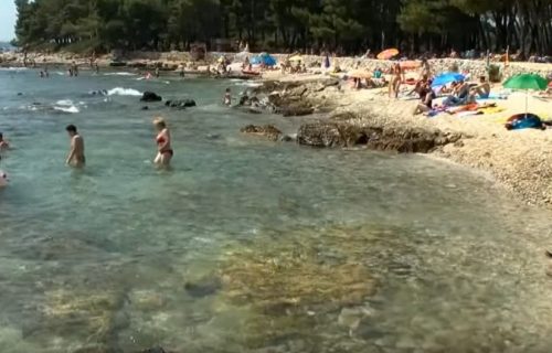 Pedofil sakrio kameru u HEMIJSKU OLOVKU, nešto ga je ipak odalo: Užas na plaži u Rovinju