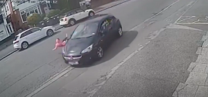 Neviđeno do sada: Devojčica (11) pretrčavala ulicu, od siline udarca POLETELA, a onda… (VIDEO)