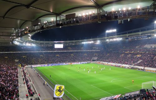 Publika može, ali alkohol ne može: Nemci vraćaju navijače na stadione, FINANSIJE SU PRELOMILE